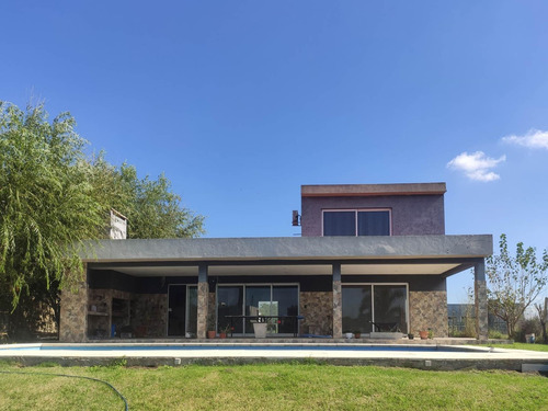 Casa En Venta Ubicado En San Sebastian, Escobar, G.b.a. Zona Norte