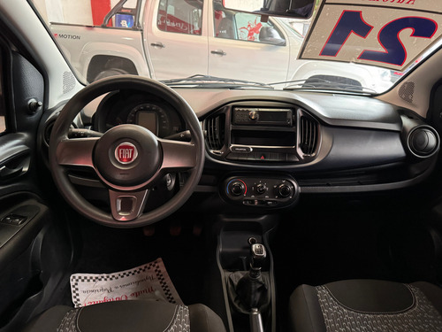 Fiat Uno Uno Attractive 1.0 8V (Flex) 4p