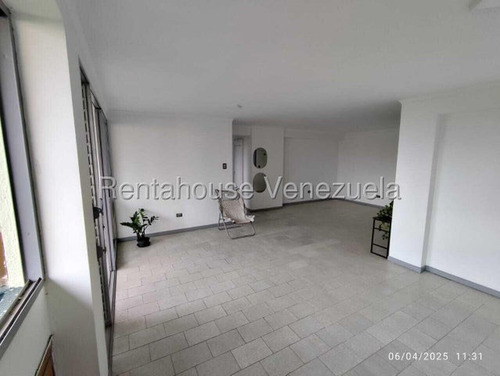 Apartamento Inm Ubicado En La Zona Norte De Valencia, Con 135 Mtrs2, El Conjunto Posee Piscina Y Área Para Ejercitar, Tiene Pozo. Agua Blanca
