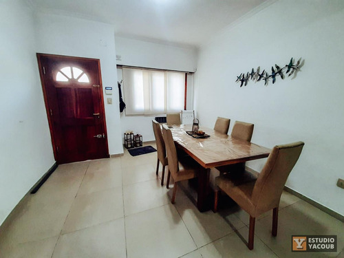 Casa Venta 3 Dormitorios 2 Baños 1 Cochera 1 Quincho 270 Mts 2 Totales - La Plata