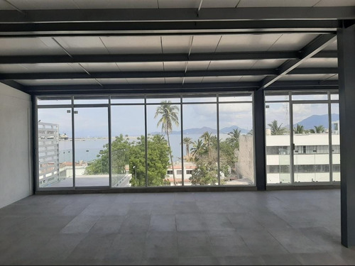 Se Rentan Oficinas Con Excelente Ubicación En Av. Teniente Azueta En El Puerto De Manzanillo, Colima.