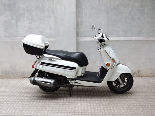 Imagen 11 de 17 de Kymco Like 125 Excelente Estado 4500km Como Nueva !!!