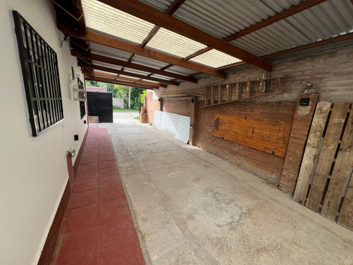 Impecable Casa Sobre Calle 26 De Julio (barrio Escribano)