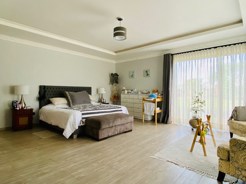 Exclusiva Casa En Venta