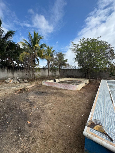 Casa Ideal Para Eventos Con Gran Terreno En Mérida.