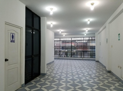 Los Olivos - Alquilo Locales Comerciales , En Av, Proceres De Huandoy , 1er Piso , 120m2, 2do Piso , 120m2, 3er Piso 120m2.