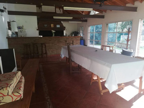 Casa En Venta - 4 Dormitorios 3 Baños - Cochera - 2.200mts2 - Florencio Varela