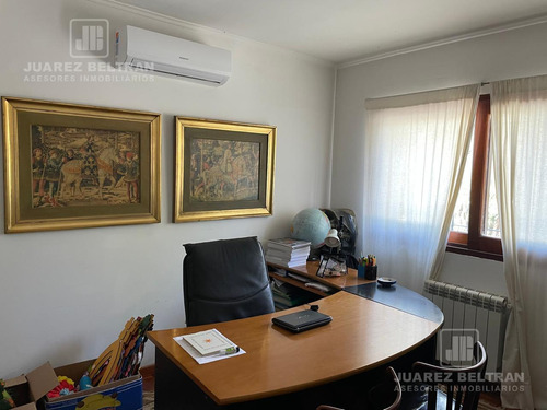 Venta - Casa De 3 Dormitorios Con Cochera Y Pileta - Guayaquil 1010 - Villa Allende