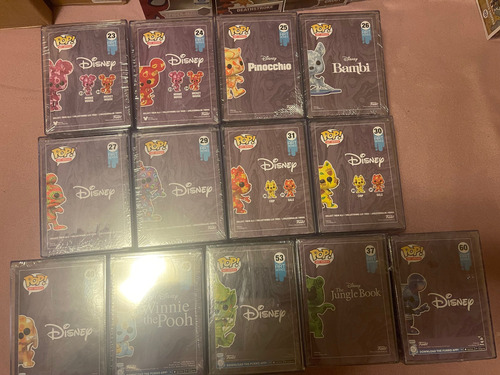 Set 13 Funko Artist Series: Disney Treasures From The Vault (Usado)