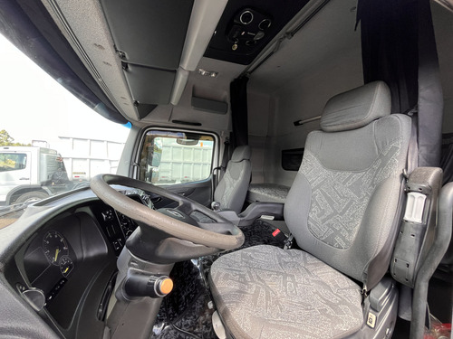M.benz Axor 1933 Ls 4x2 2016 Automático Teto Alto Financiado
