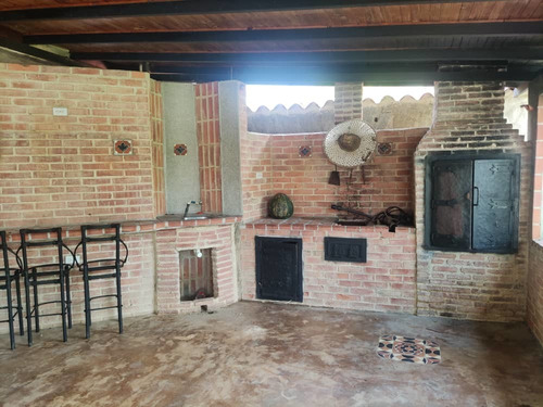 Imagen 18 de 30 de Leal Pérez Vende Hermosa Casa En San Diego Las Morochas