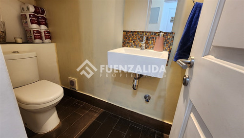 Casa En Venta De 3 Dorm. En La Florida