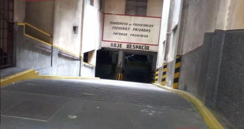 Imagen 4 de 7 de Cochera Grande Y Fija Metros De Plaza Flores. Yerbal 2500