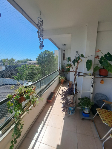 Departamento En Venta Céntrico Con Cochera.