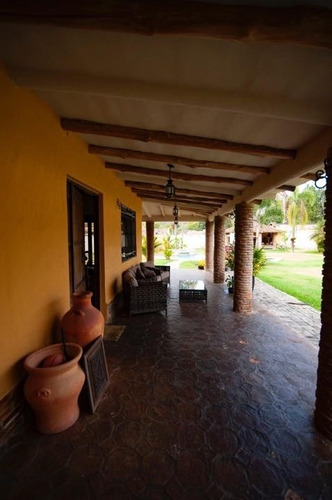 Imagen 7 de 14 de Venta Casa Urbanización El Solar Guataparo Valencia