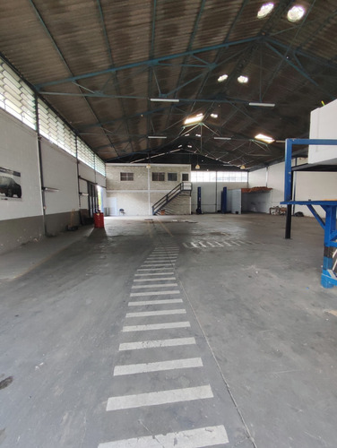 Lorena Inojosa Vende Galpón En Zona Industrial Norte. Valenc