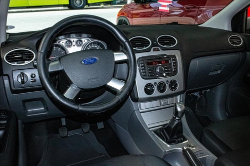 Imagem 7 de 11 de Ford Focus 1.6 Gl 16v