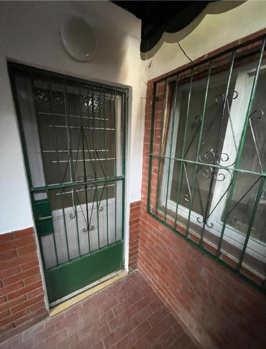 Imagen 11 de 12 de Ph En Venta De 2 Ambientes Con Patio En Sarandi Oportunidad