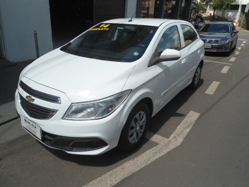 Chevrolet Onix Hatch 1.0 4p Flex Lt