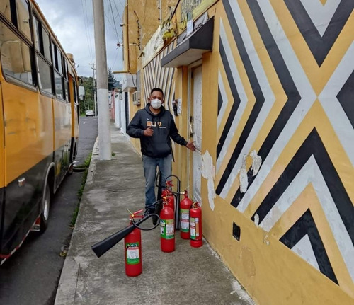Imagen 7 de 9 de Extintor Pqs De 10 Libras Instalado A Domicilio