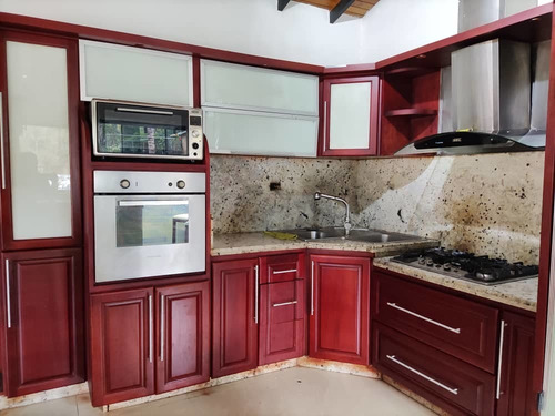 Imagen 5 de 30 de Leal Pérez Vende Hermosa Casa En San Diego Las Morochas