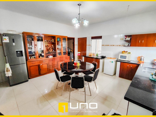 Imagen 3 de 17 de Amplia Casa En Venta Con Piscina Zona Avenida Alemana