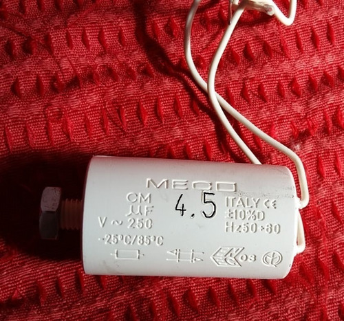 Capacitor 4,5 Mf 250 V ( Usado )