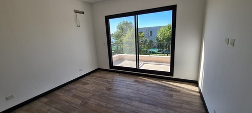 Imagen 12 de 20 de Casa En Venta Al Golf Y Lagunas En El Cantón, Escobar