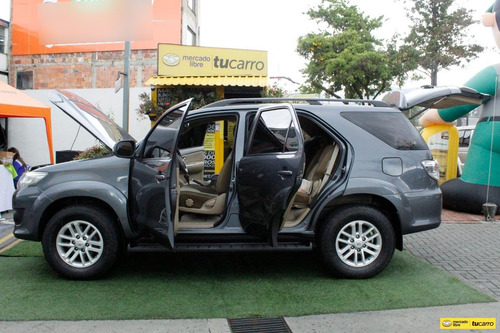 Imagen 11 de 25 de Toyota Fortuner Sr5
