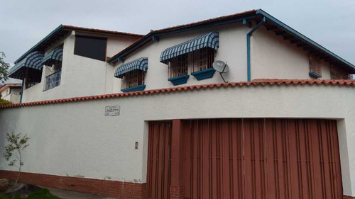 Anexo De Casa En Alquiler Santa Cecilia 300m2