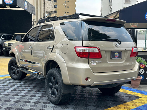 Toyota Fortuner Sr