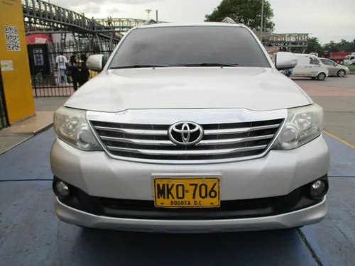 Toyota Fortuner Sr5 4x2 2700cc At Aa