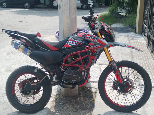Moto Completamente Modificada