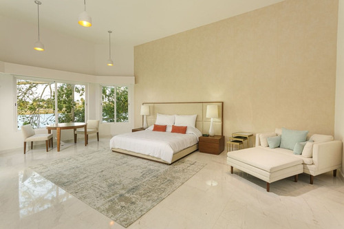 Casa Junto Al Lago En Residencial Lagos Del Sol De Cancún