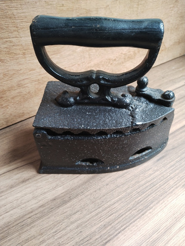 Ferro Antigo A Carvão Com 5 Furos/muito Decorativo (Usado)