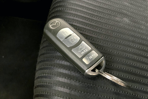 Imagen 12 de 25 de Mazda 3 4 Pts I Touring 20l Ta Qc Ra-16
