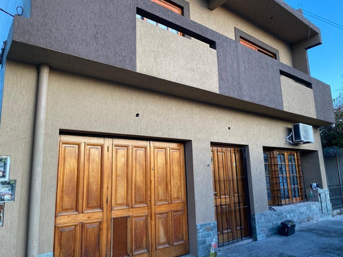 Imagen 2 de 16 de Permuta - Excelente Casa De 4 Ambientes En Venta - Moron