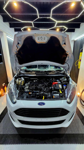 Ford Fiesta Kinetic 1.6 S Plus 120cv