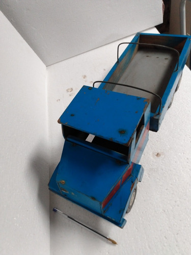 Imagem 3 de 8 de Caminhão De Madeira( Anos 80/ Estilo Mercedes )
