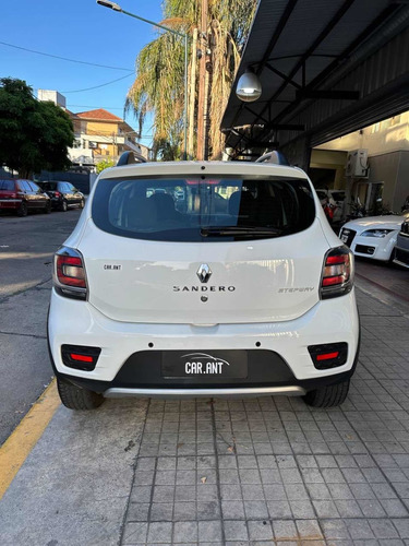 Imagen 3 de 16 de Renault Sandero Stepway 1.6 Privilege /// 2016 - 86.000km