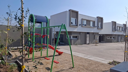 Última Casa Nueva En Condominio