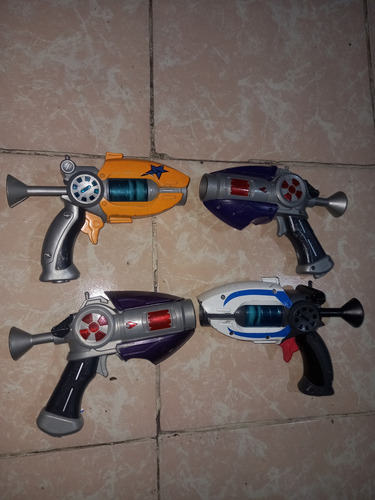 4 Pistolas Bajoterra Lanzababosas Slugterra (de Uso) (Usado)