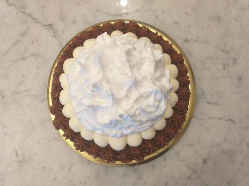Torta Brownie Con Dulce De Leche Y Crema/ Merengue. Belgrano