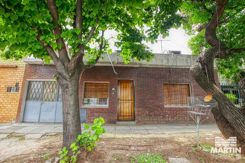Casa Con Departamento Y Jardín - Munro