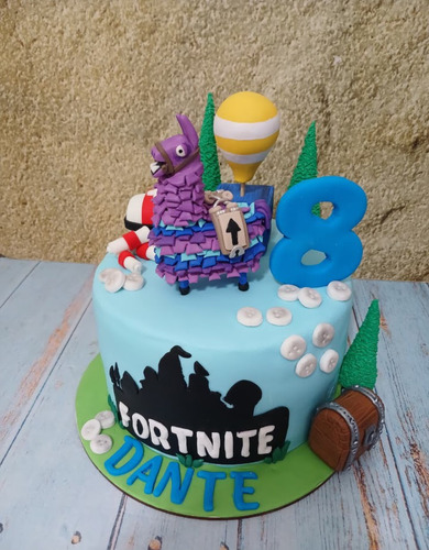 Figuras De Fortnite Adorno Para Tortas En Porcelana Fria Llama