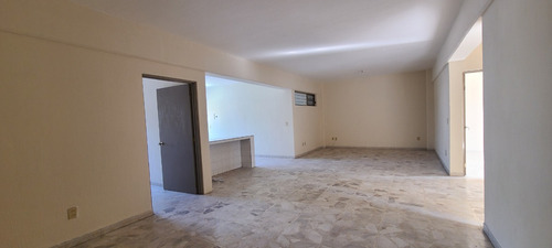Edificio En Venta O Renta A Un Costado De La Unidad Deportiva De Av. Lazaro Cardenas