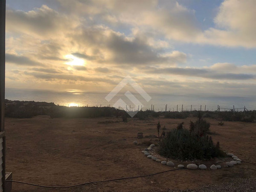 Casa En Venta De 2 Dorm. En La Serena