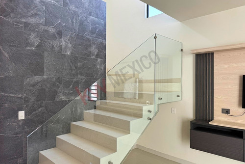 Casa En Venta En Cerrada Camaleón Ubicada En Esquina, Residencial Palma Real - Viñedos Torreón