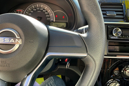 Nissan March 1.6 Advance At