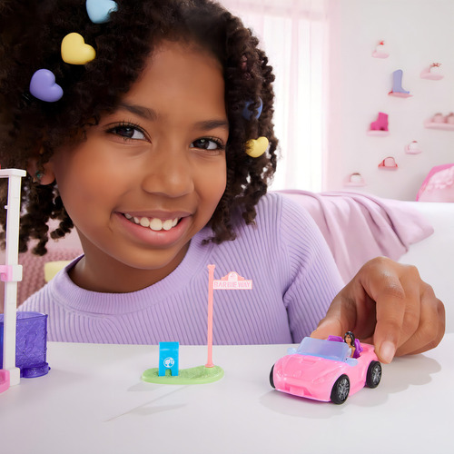 Jogo de bonecas e veículos Barbie Mini Barbieland